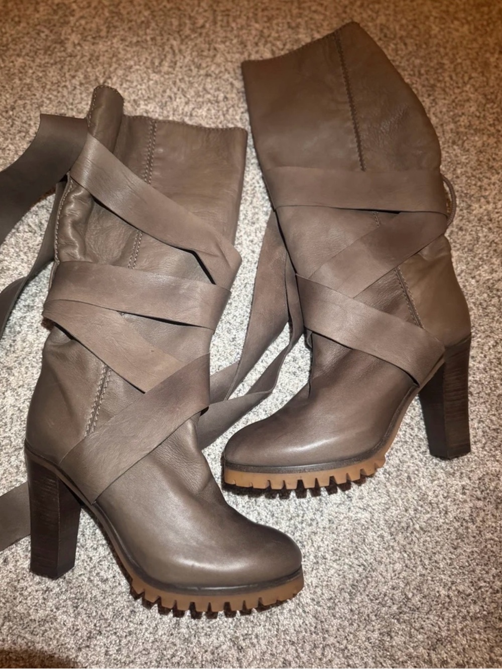 Chloé Leather Wrap High-Heel Ankle Boots - Women - Picture 3 of 3